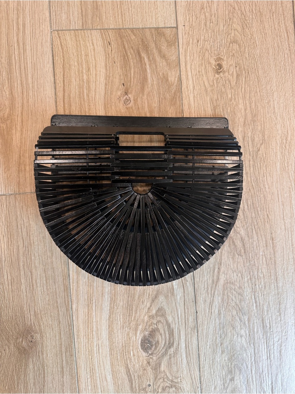 Source Unknown Black Semi-Circle Slatted Handbag - Picture 2 of 8
